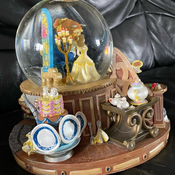 Vintage Disney Beauty & The Beast Snow Globe - Picture 3 of 6